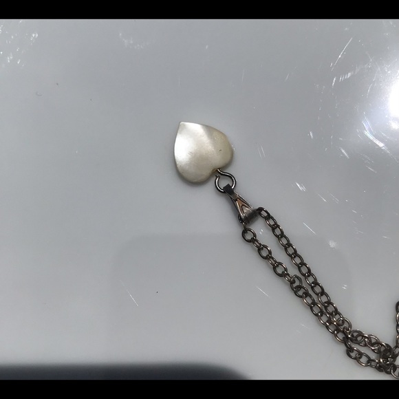Tiny Shiny Pearly Heart shaped necklace. - Picture 7 of 10